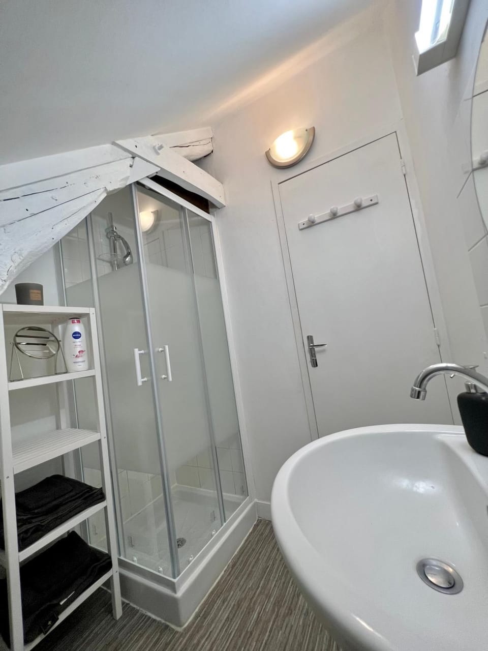 Shower, Bathroom, towels