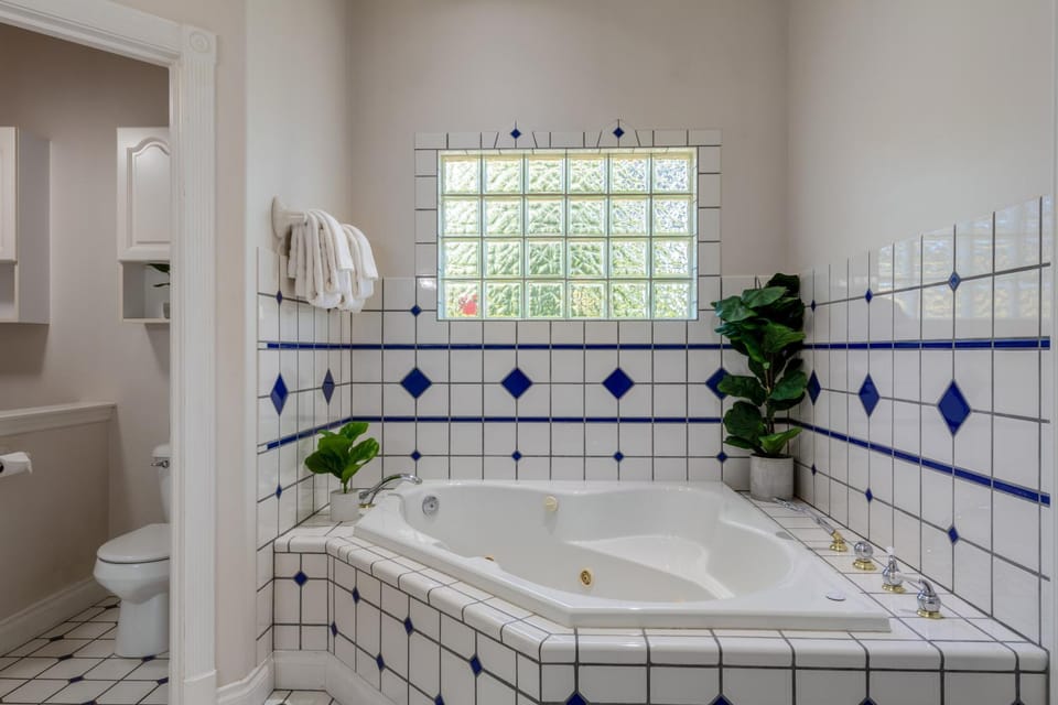 Driftwood Retreat Upstairs House in Blaine