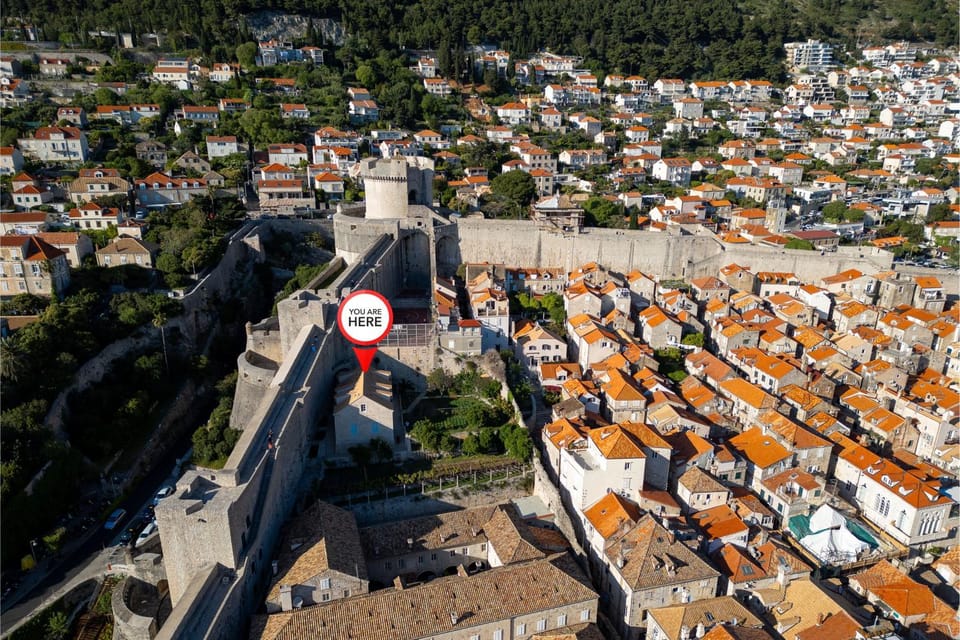 Property building, Natural landscape, Bird's eye view, City view, Location