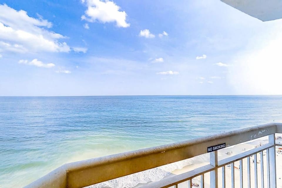 Water's Edge Resort 1002 Apartment in Garden City