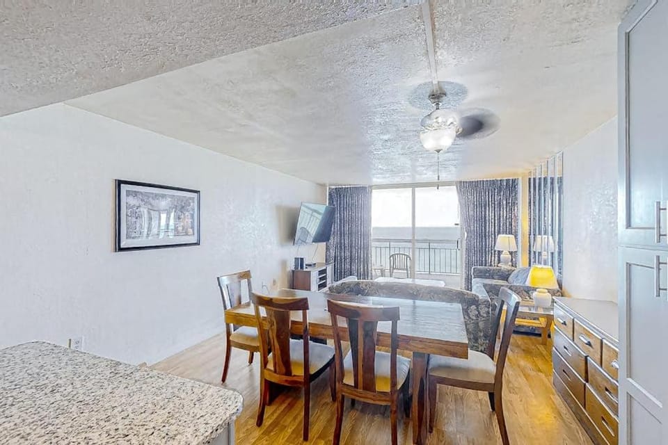 Water's Edge Resort 901 Apartment in Garden City