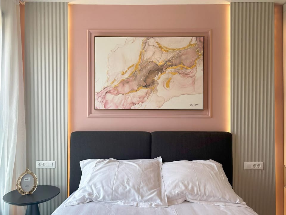 Bed, Decorative detail, Bedroom