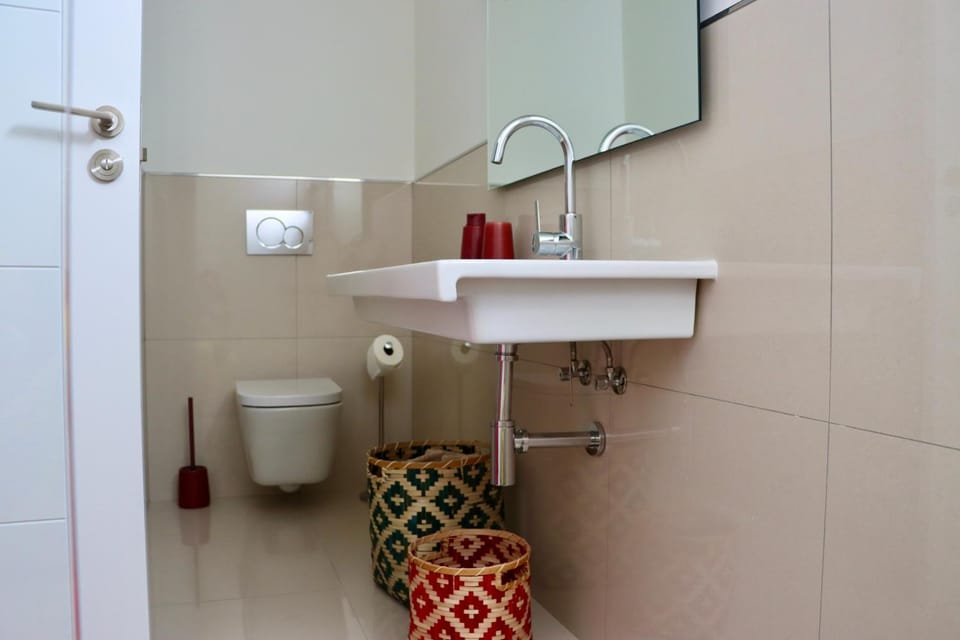 Shower, Bathroom, towels