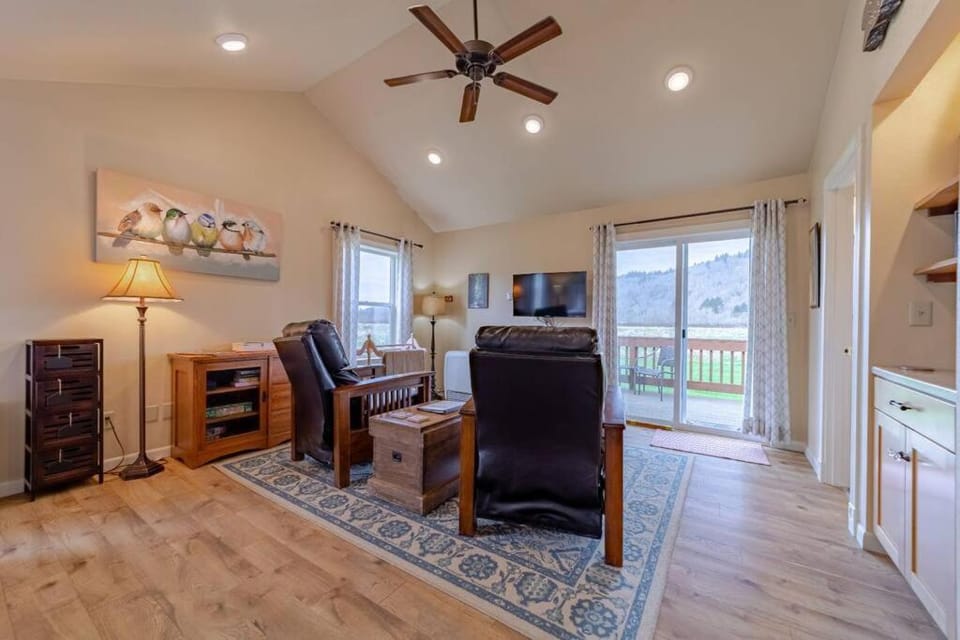 Elk Meadow Cabins Ranch Site Oreq-B Cabin in Orick