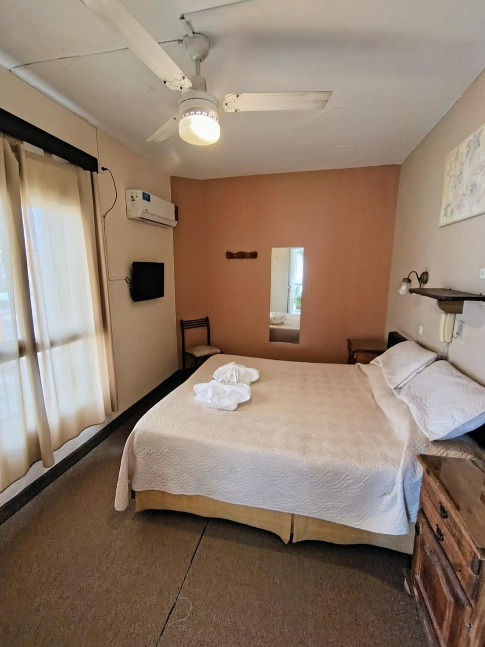 Bed, Photo of the whole room, Bedroom, air conditioner