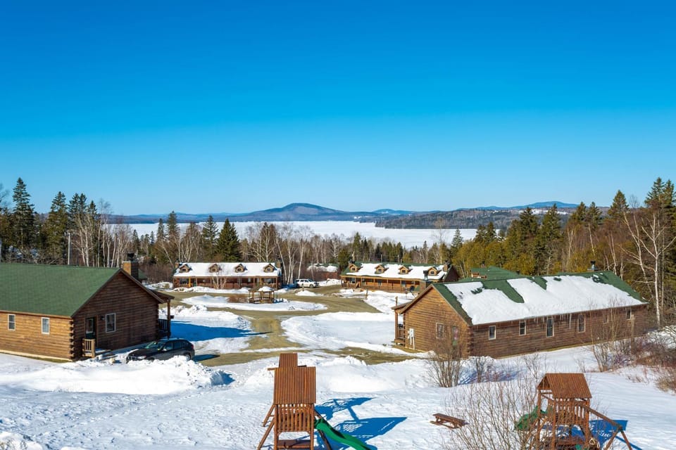 Property building, Neighbourhood, Winter