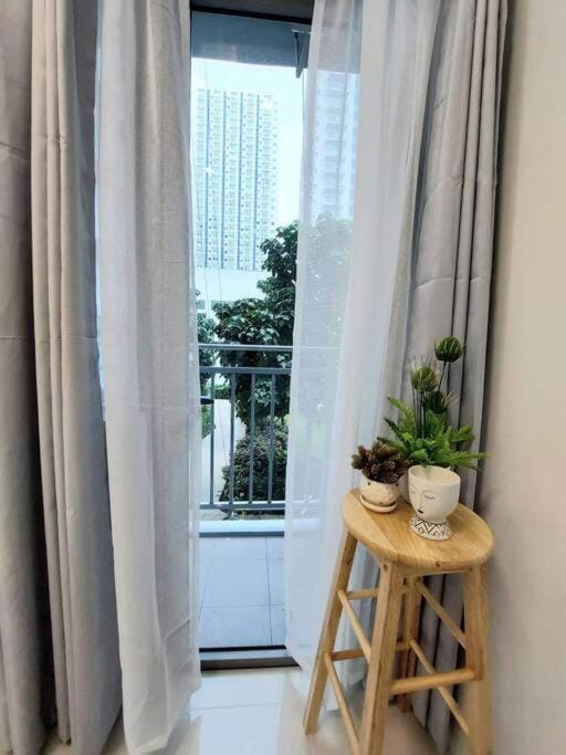 VictoriansHome at The Grass Residences with Bridgeway to SM North Edsa Apartment in Quezon City
