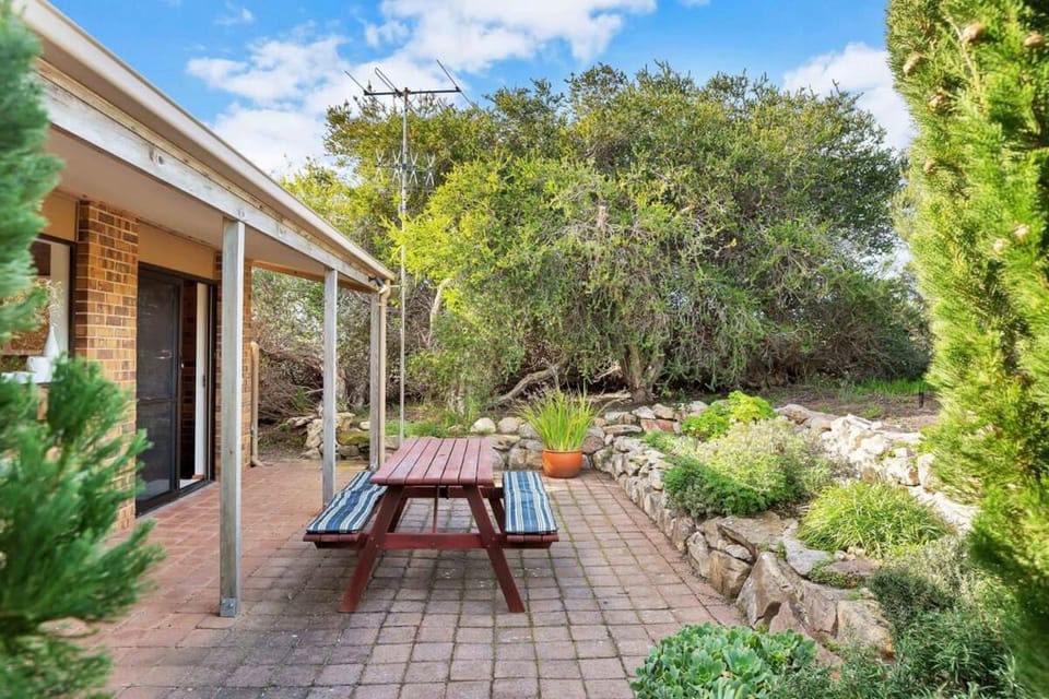 3 Seagull - BYO Linen - Beachfront Sand Dunes House in Port Elliot