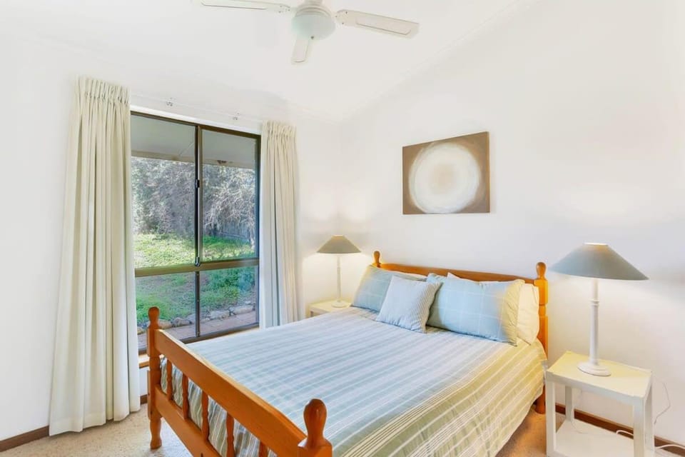 3 Seagull - BYO Linen - Beachfront Sand Dunes House in Port Elliot