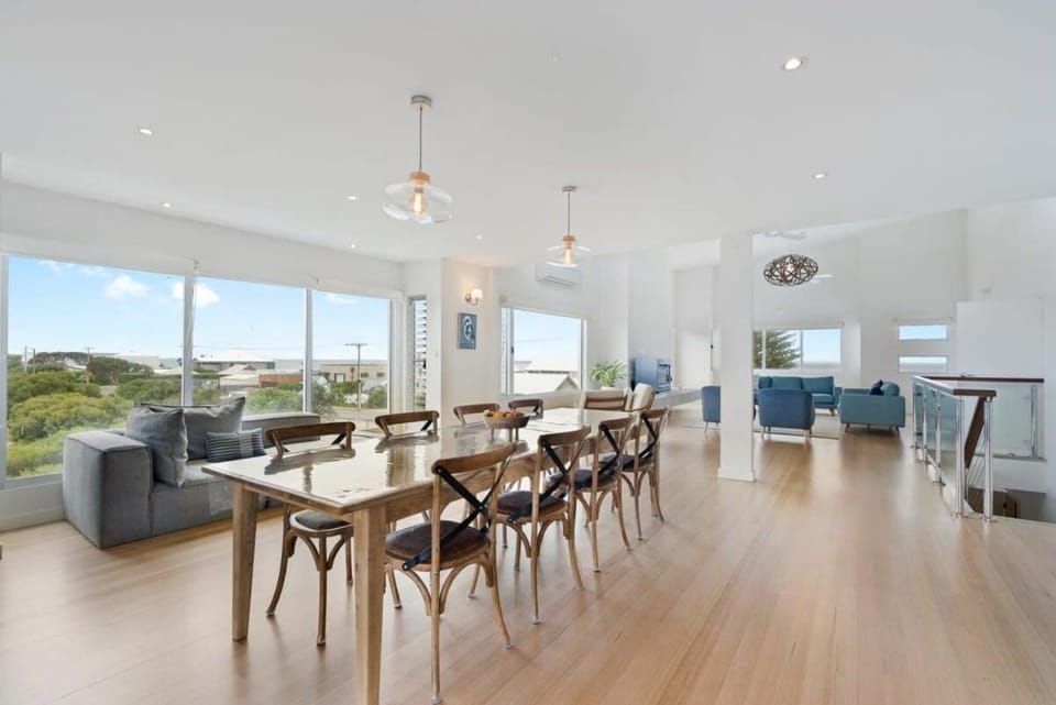 72 Seagull Ave Chiton - BYO Linen House in Port Elliot