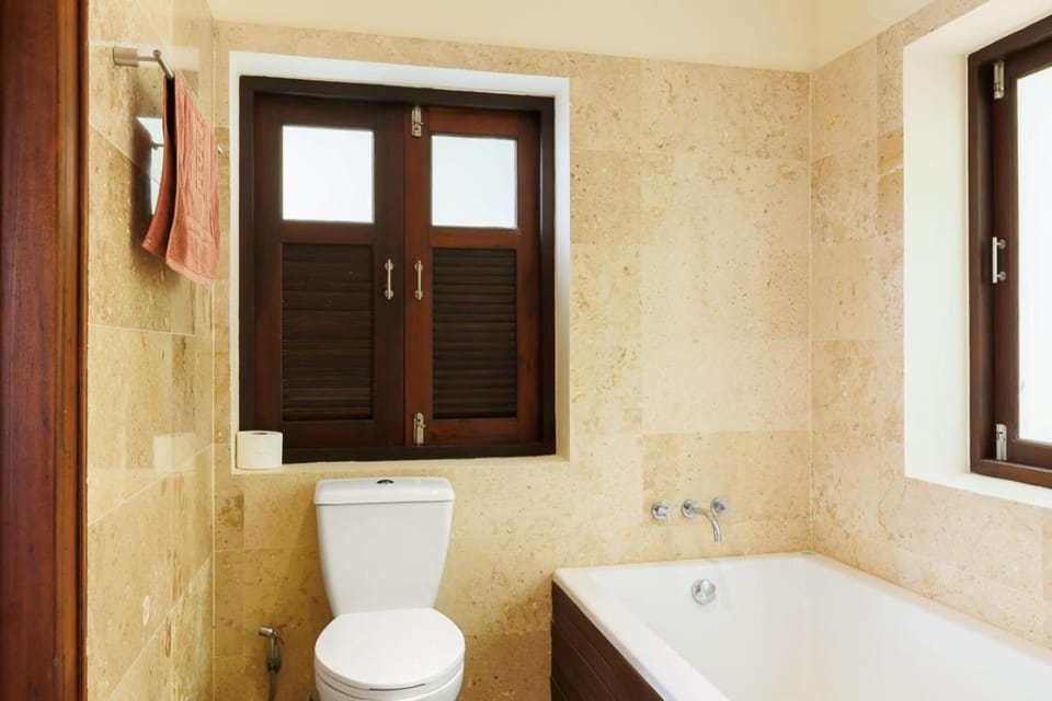 Toilet, Bathroom, Bath, towels
