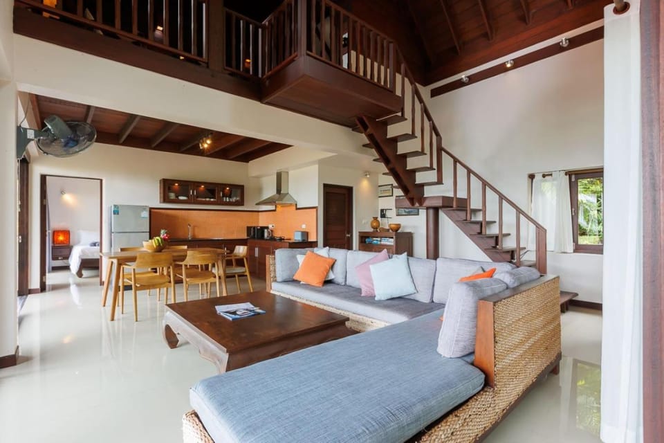 Living room, Seating area