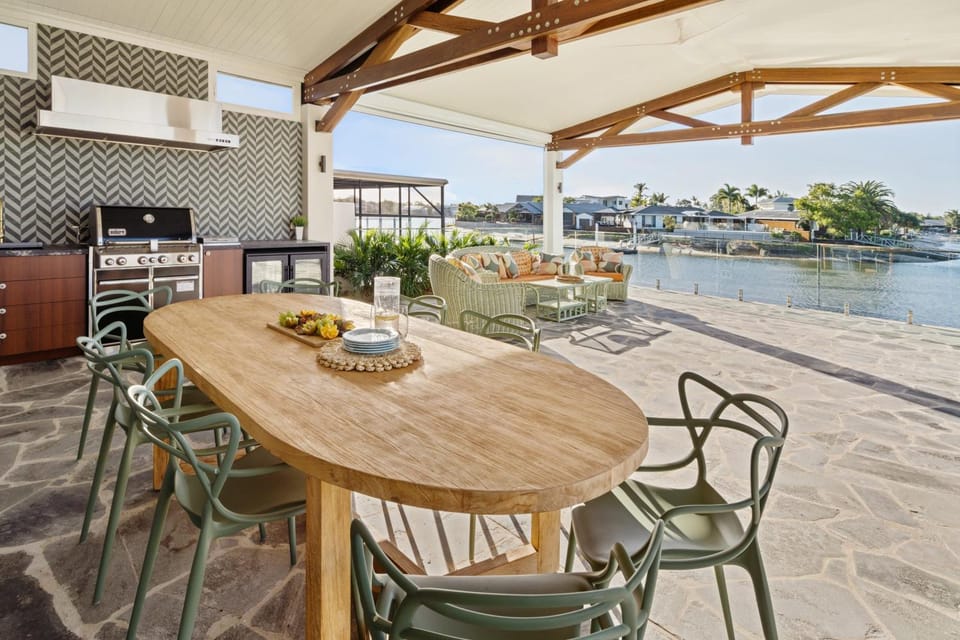 Patio, Day, BBQ facilities, View (from property/room), Balcony/Terrace, Kitchen or kitchenette, Dining area, River view, minibar
