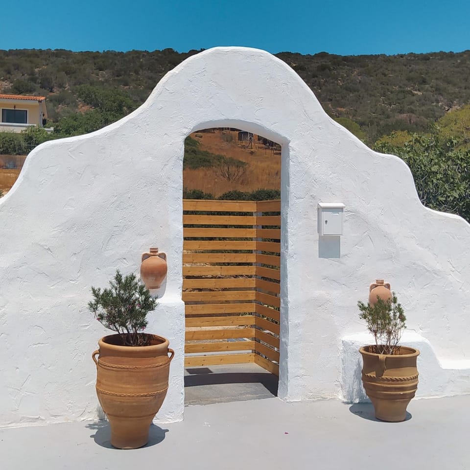 Property building, Natural landscape, Mountain view