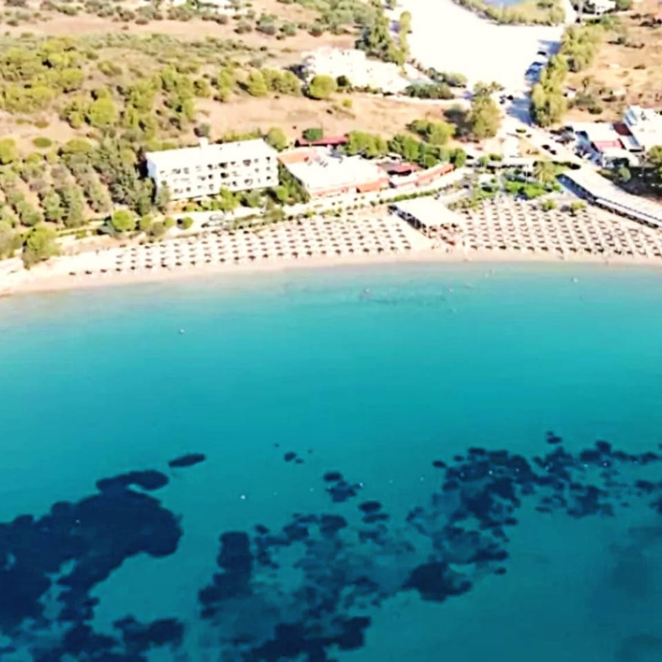 Property building, Natural landscape, Bird's eye view, Beach, Location