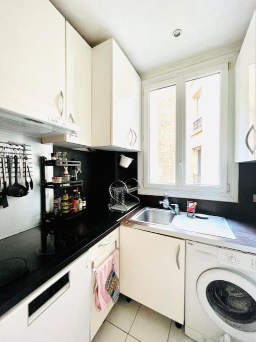 Coffee/tea facilities, Kitchen or kitchenette, dishwasher, minibar, stove, washing machine
