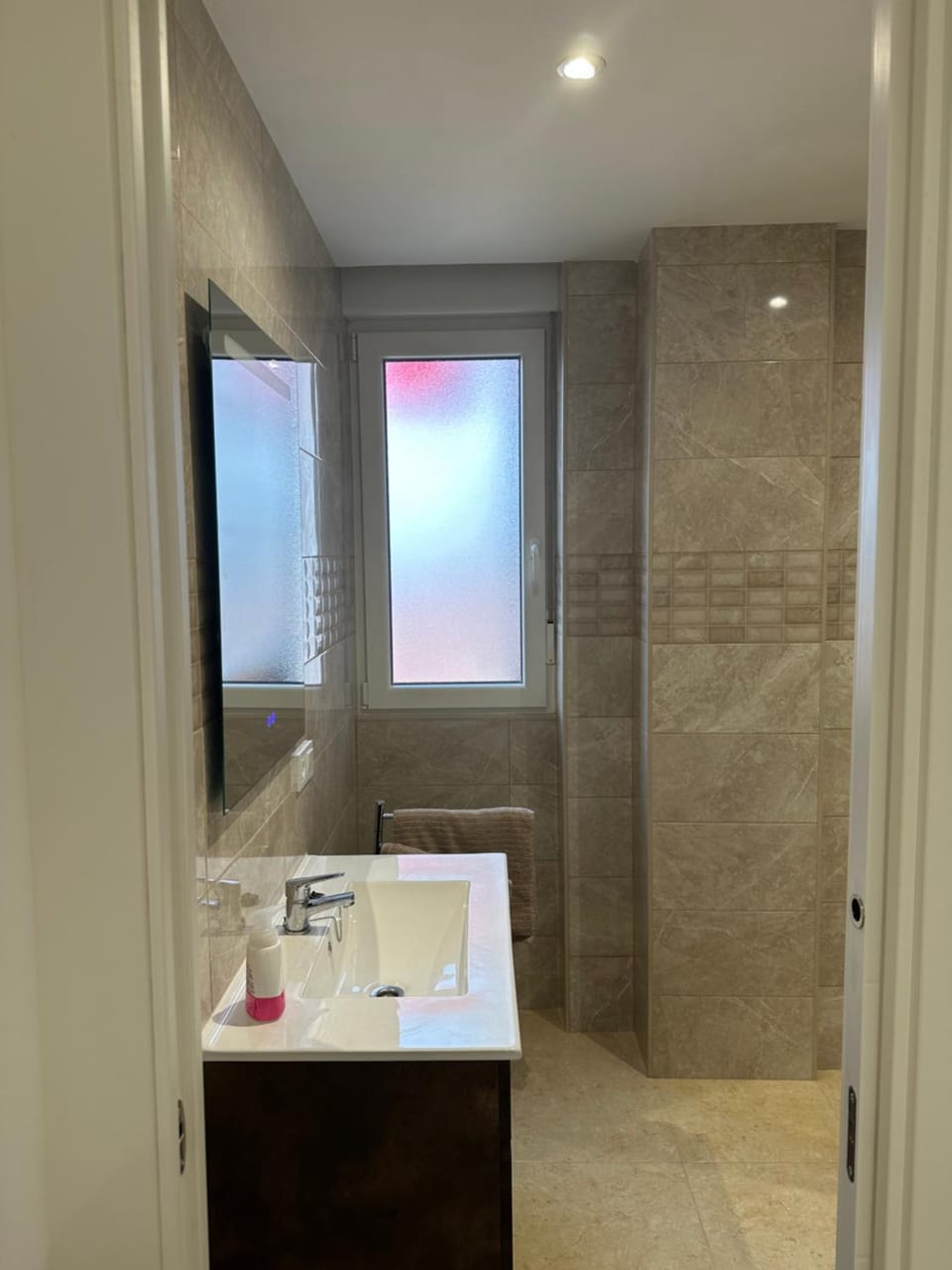 Shower, Bathroom, towels