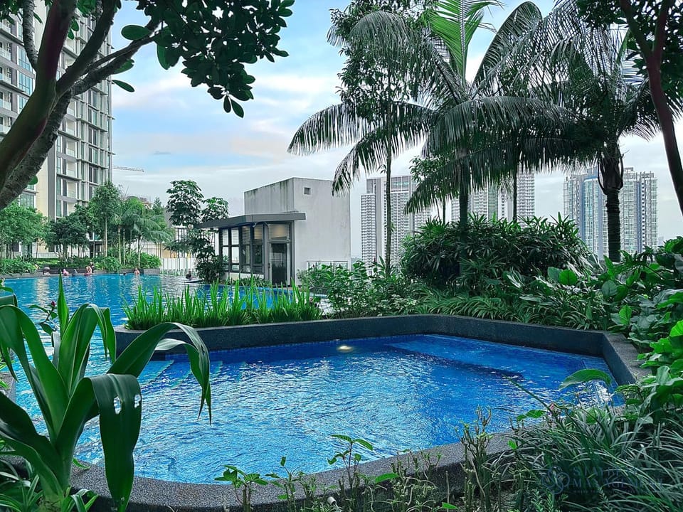 Swimming pool, Swimming pool