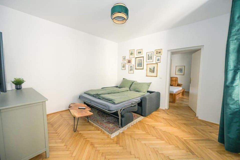 Bed, Living room