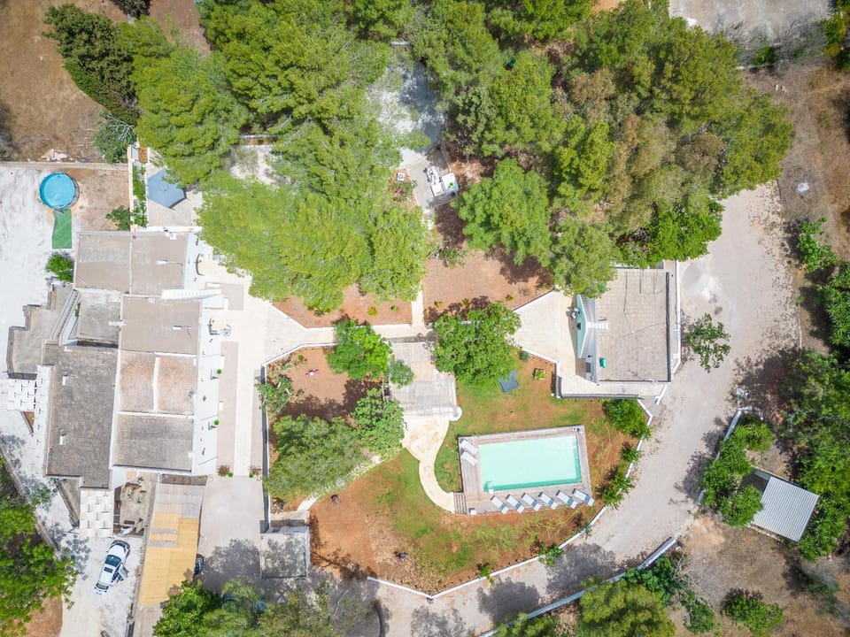 Property building, Bird's eye view, Garden, Garden view, Pool view