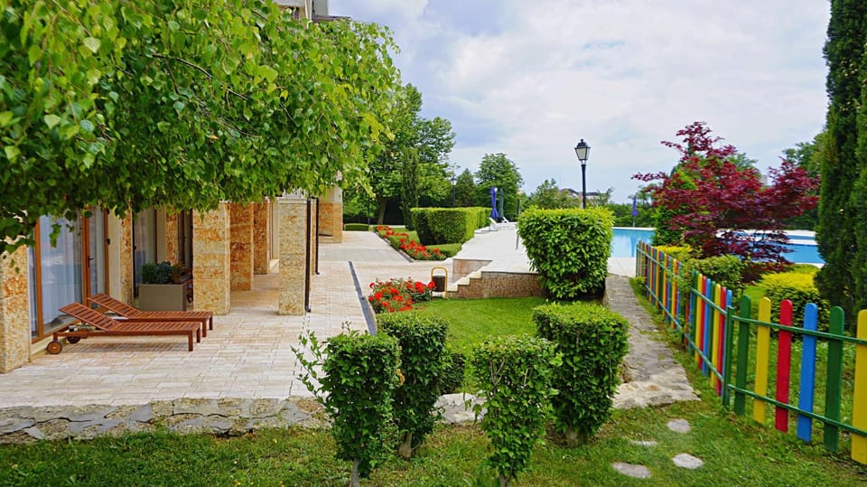 Spring, Day, Natural landscape, Garden, Garden view