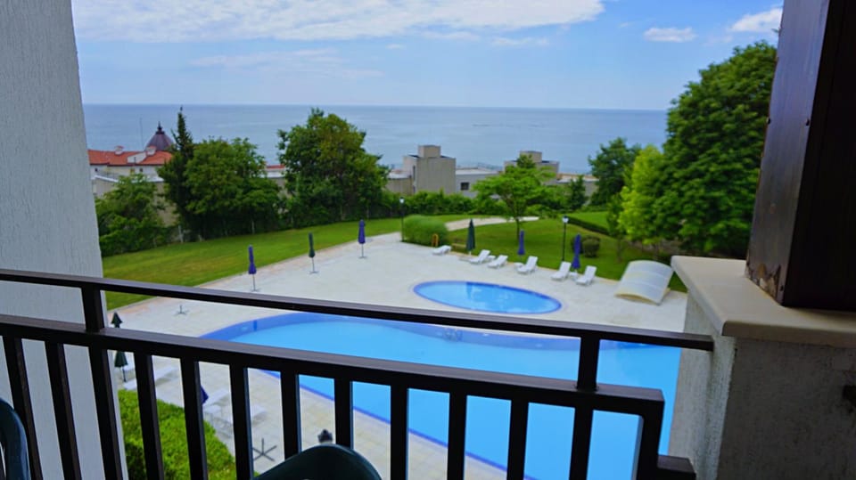 Patio, Day, View (from property/room), Balcony/Terrace, Pool view, Sea view, Swimming pool