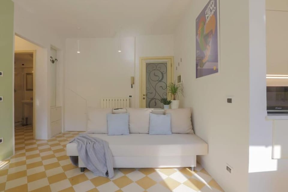 Living room, internet
