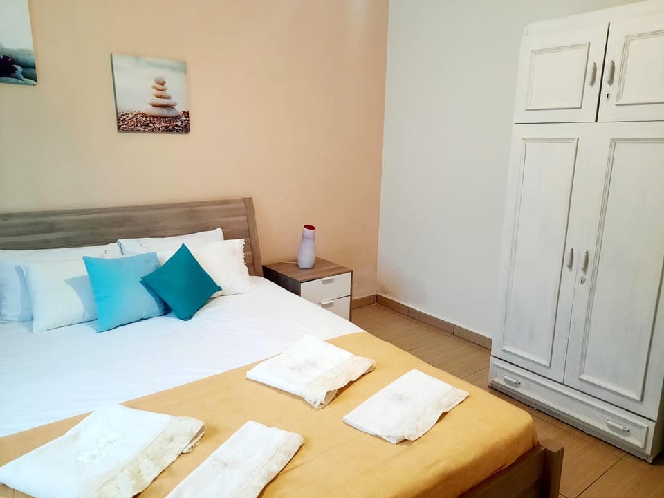 Think Blue Apartment in Nea Vrasna Apartment in Decentralized Administration of Macedonia and Thrace
