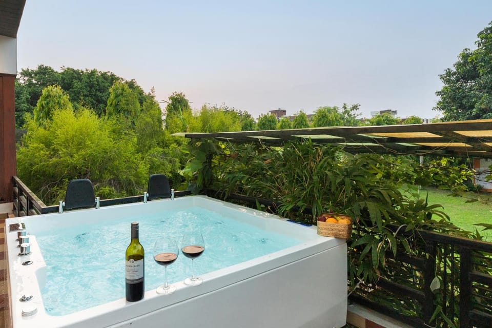 Hot Tub, Hot Tub