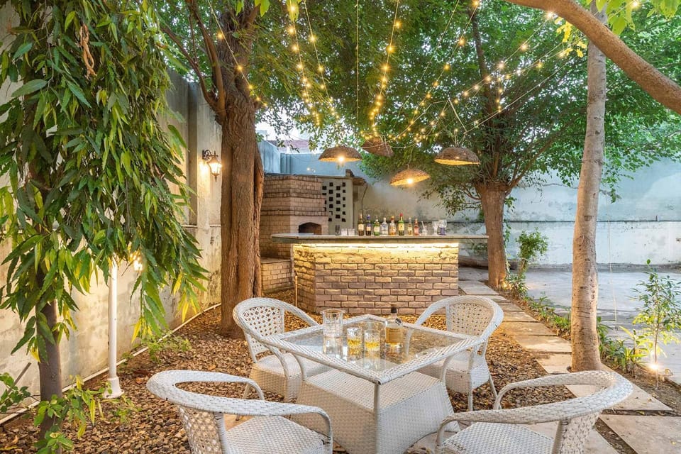 Lounge or bar, Seating area