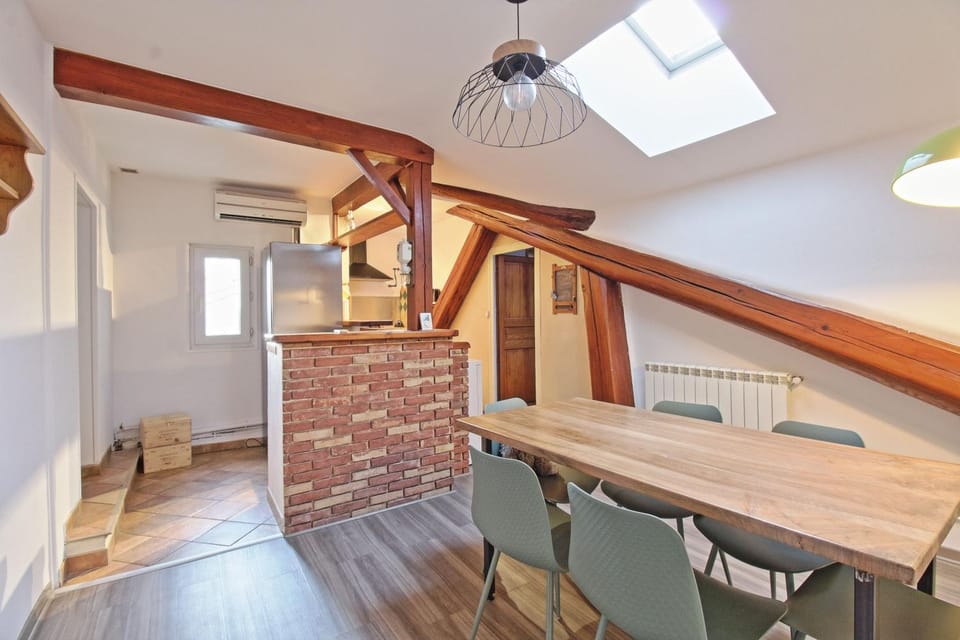 Le Guerin - Parking et Centre Apartment in Nimes
