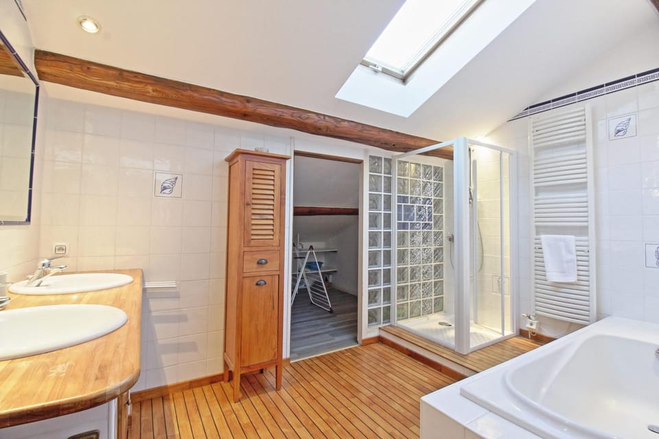 Le Guerin - Parking et Centre Apartment in Nimes