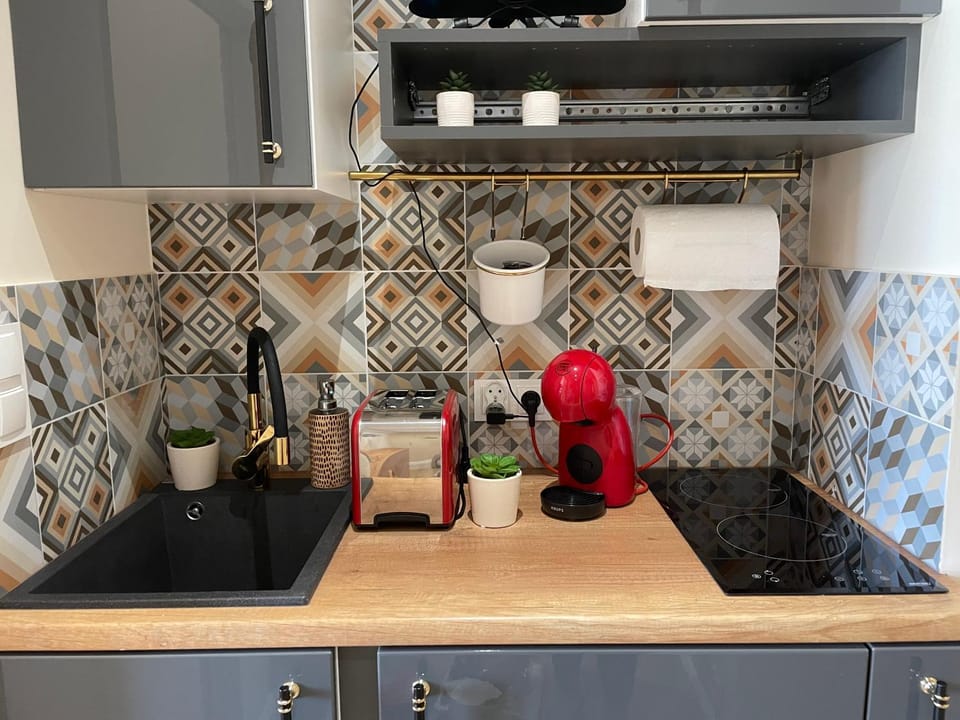 Kitchen or kitchenette, pet friendly, stove