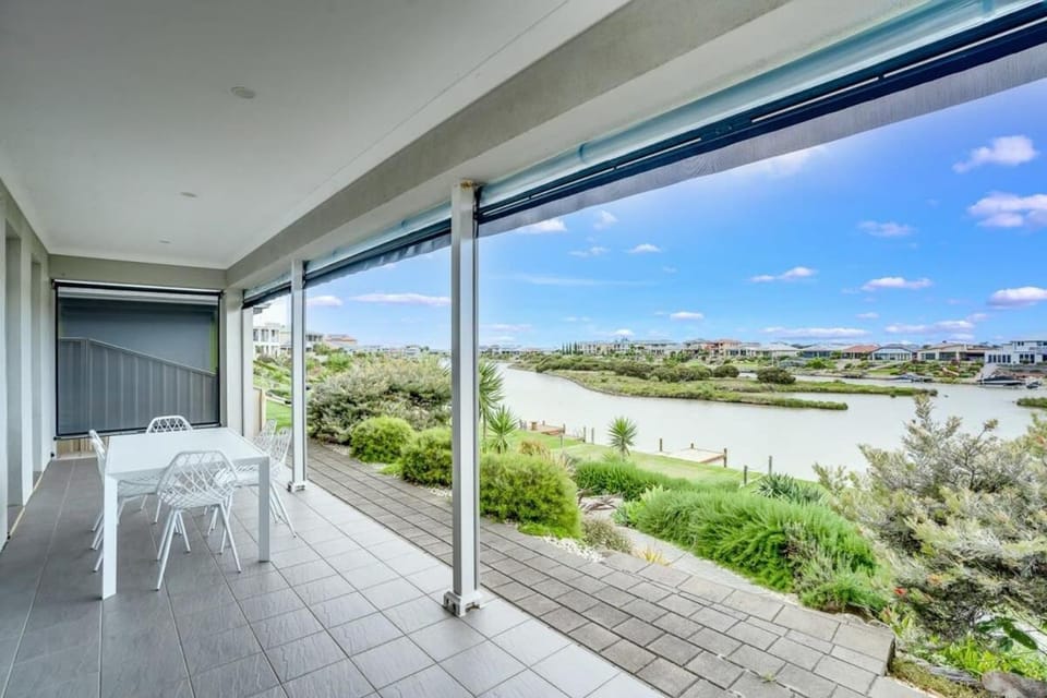 Hindmarsh Island Marina Lifestyle - BYO Linen House in South Australia
