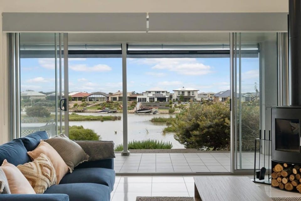 Hindmarsh Island Marina Lifestyle - BYO Linen House in South Australia