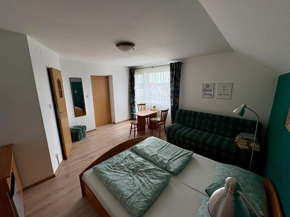 Bed, Photo of the whole room