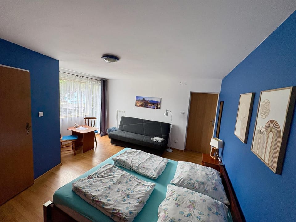 Bed, Photo of the whole room