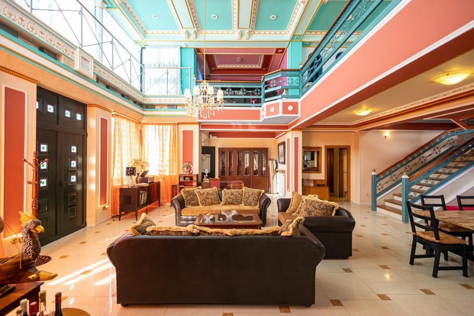 Living room, Seating area