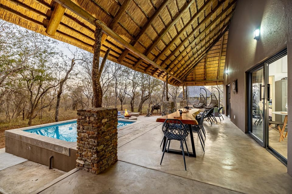 Patio, Natural landscape, View (from property/room), Balcony/Terrace, Pool view, Swimming pool