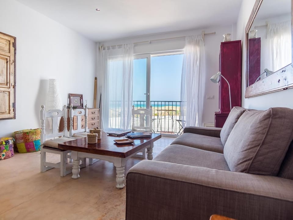 View (from property/room), Balcony/Terrace, Living room, Sea view