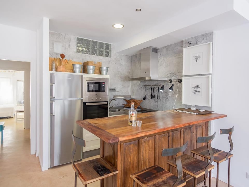 Kitchen or kitchenette, dishwasher, oven, pet friendly, stove, toaster