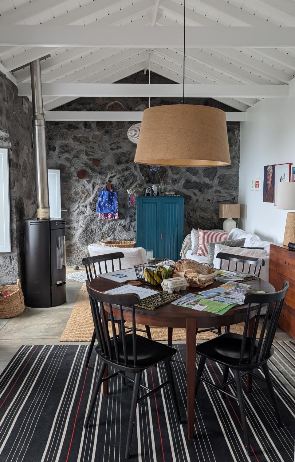 Living room, Dining area