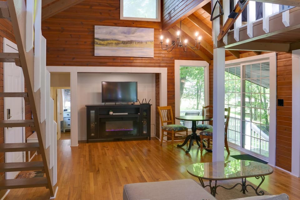 Cozy Tennessee Cabin w/ Deck, Grill & Fire Pit! Cabin in Tennessee