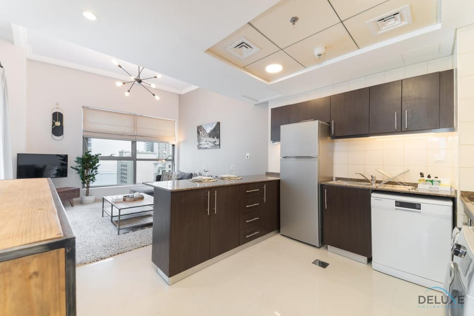 Kitchen or kitchenette, dishwasher