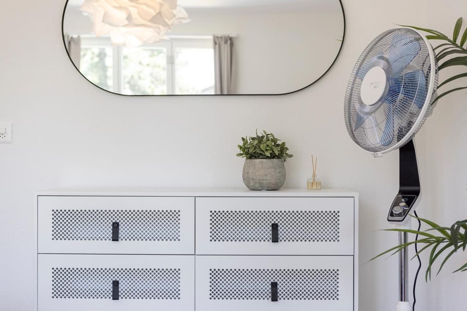 Bedroom, fireplace, wardrobe
