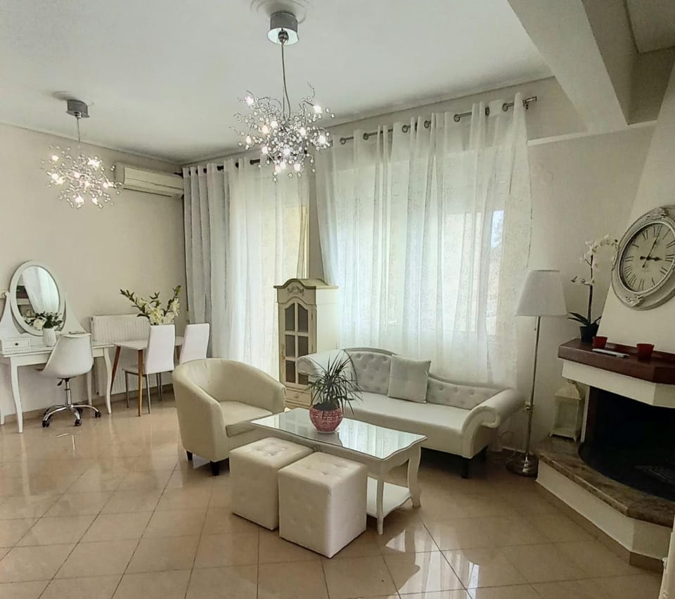 Alina's Place 2 Apartment in Arcadia, Greece