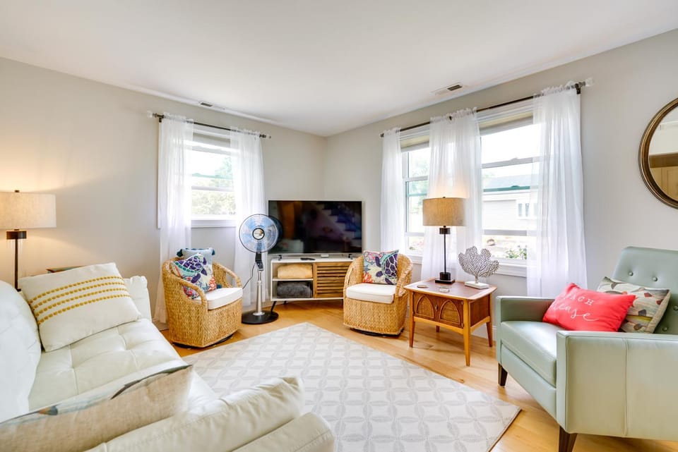 Charming + Updated Villas Home w/ Backyard! House in Lower Township
