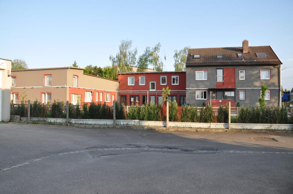 Property building, Facade/entrance, Off site, Day