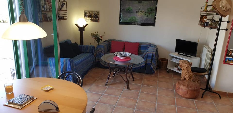 TV and multimedia, Living room, Dining area