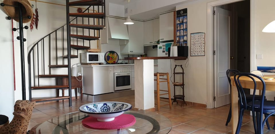 Kitchen or kitchenette, Dining area, oven, stove, toaster